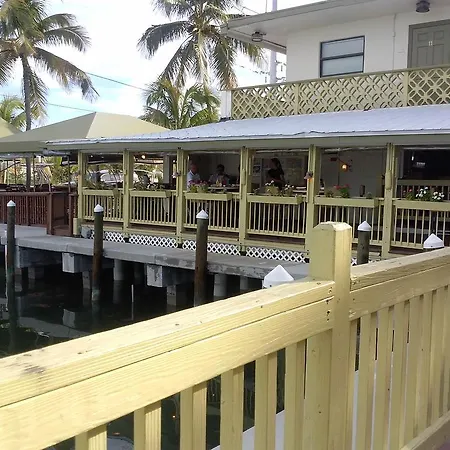 Smugglers Cove Resort And Marina-3
